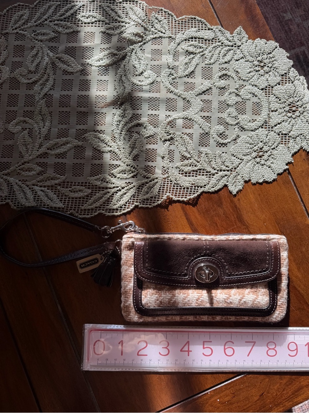 Vintage Coach houndstooth wristlet - Picture 8 of 9